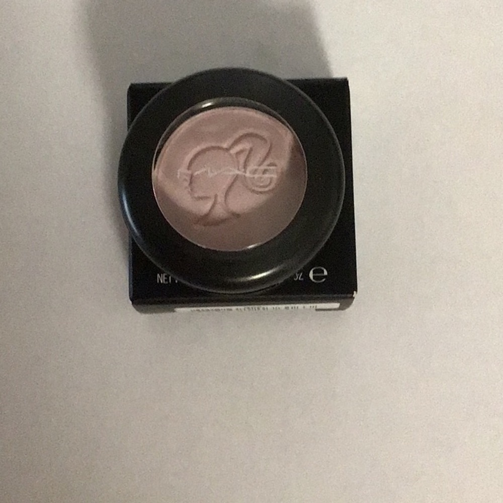 Mac eyeshadow